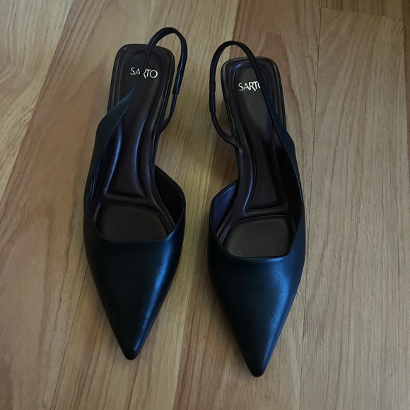 Sarto Devin Pointed Toe Kitten Heel Slingback Pump - Picture 7 of 9